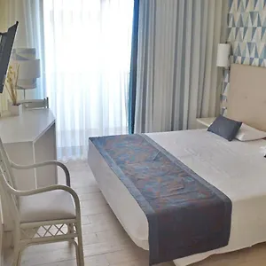 Ouril Julia Hotel Santa Maria